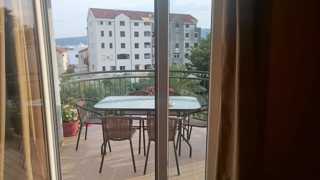 Apartments Olga Tivat Bilik gambar