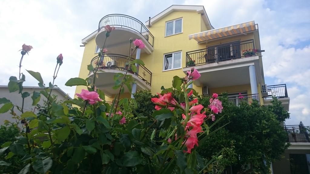 Apartments Olga Tivat Bilik gambar