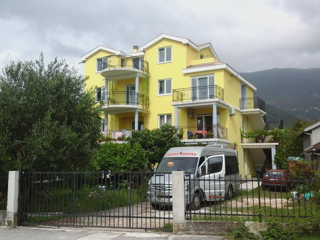 Apartments Olga Tivat Bilik gambar