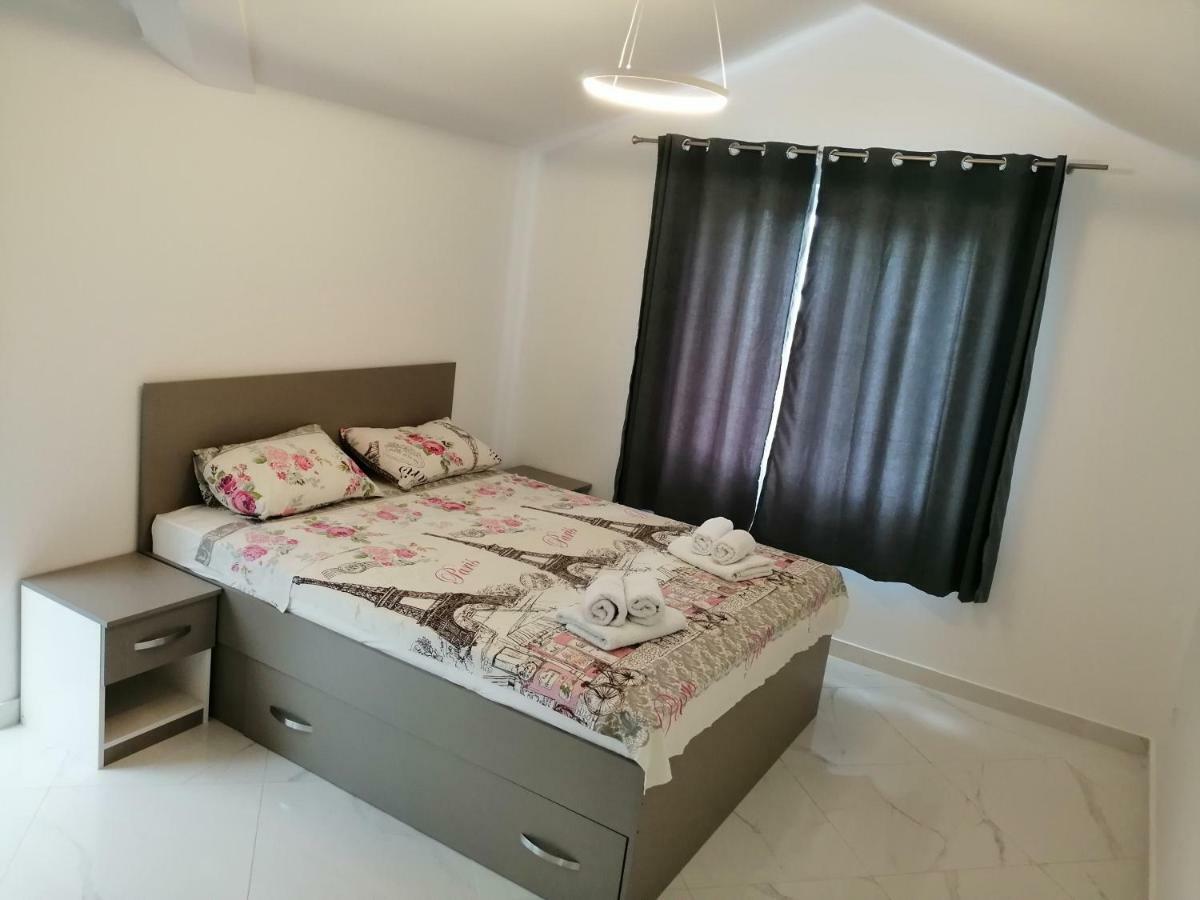 Apartments Olga Tivat Luaran gambar